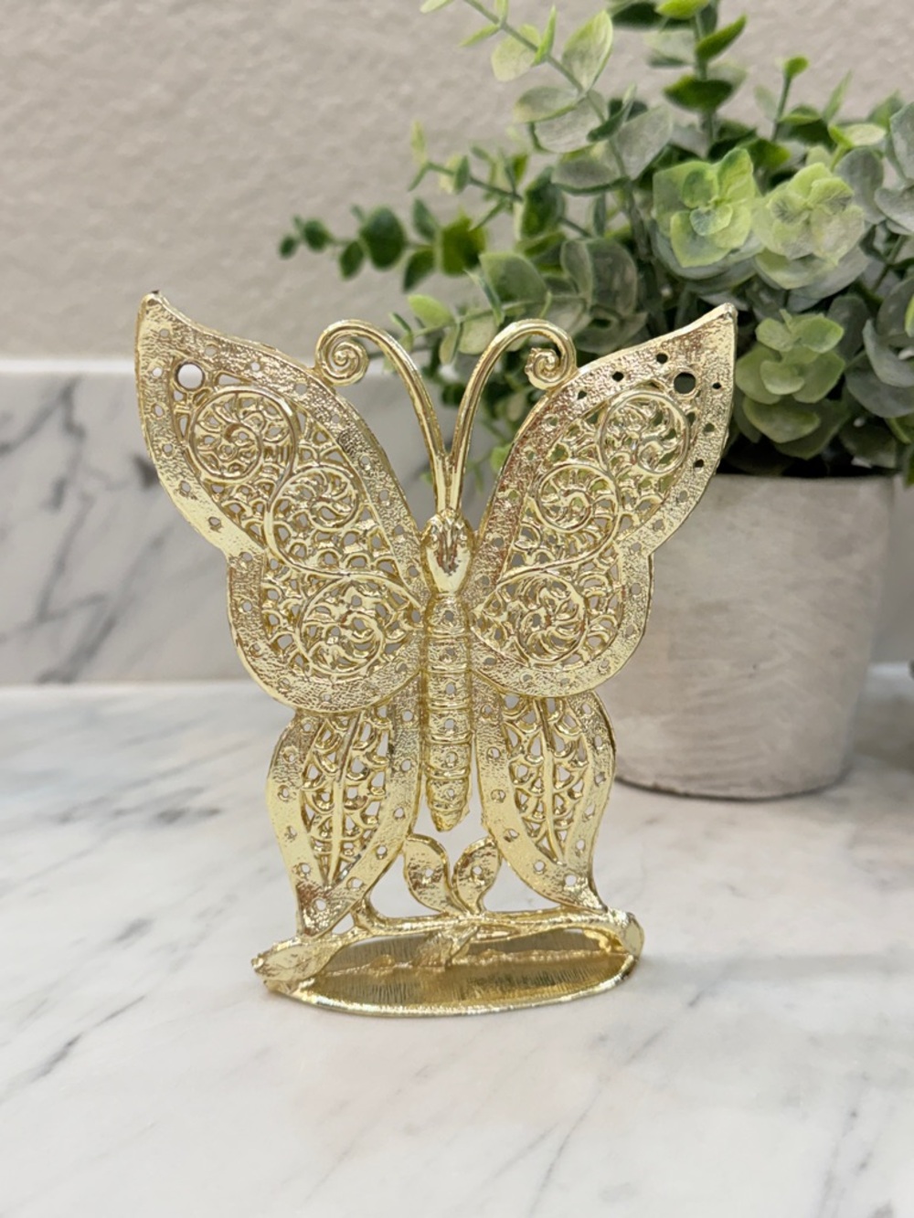 Vintage Gold Butterfly Filigree Earring Holder - Picture 4 of 11
